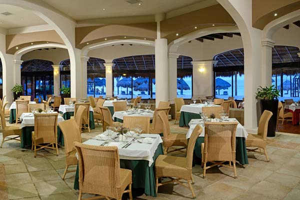 Restaurants & Bars - Catalonia Yucatán Beach Resort and Spa - All Inclusive